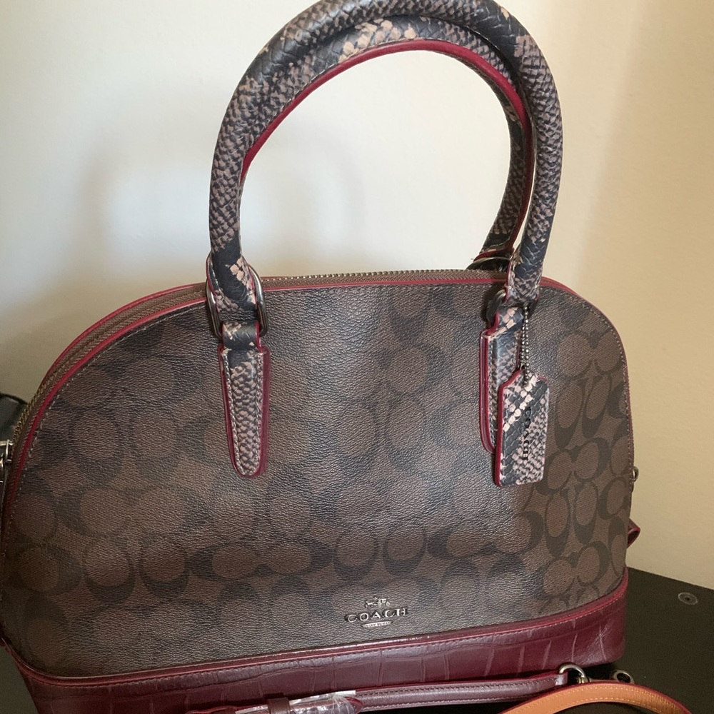 🌹🌺Coach Signature Bag🌺🌹